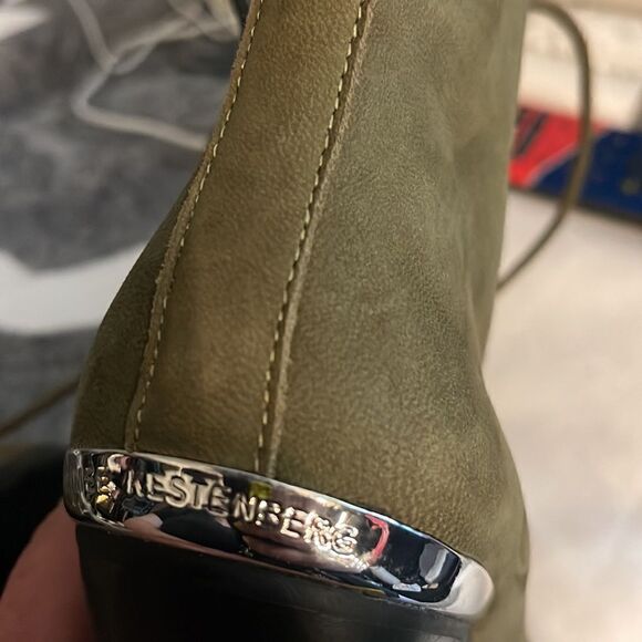 Aimee Kestenberg Danielle suede olive green & silver Lace-up Boots w/lug sole 7 - Picture 7 of 11